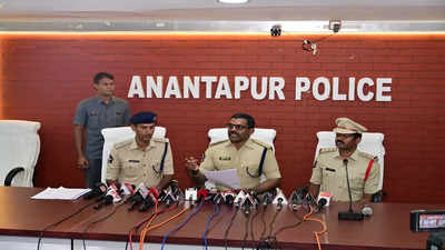 Andhra Pradesh Police crack Anantapur murder case; 11 arrested