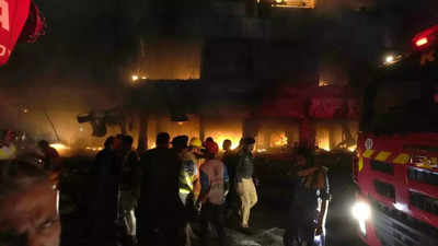 Fire: 3 killed at massive fire in Pakistan's largest southern city of ...