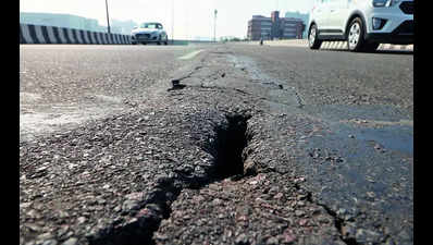 Cracks on IFFCO Chowk U-turn flyover; NHAI says will rebuild expansion joints