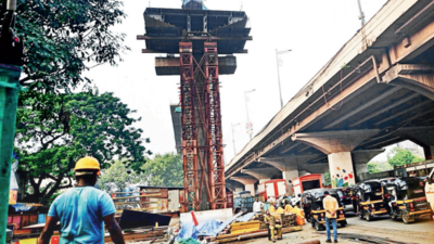 Hi-tech steel deck being placed for cable-stayed bridge on WEH