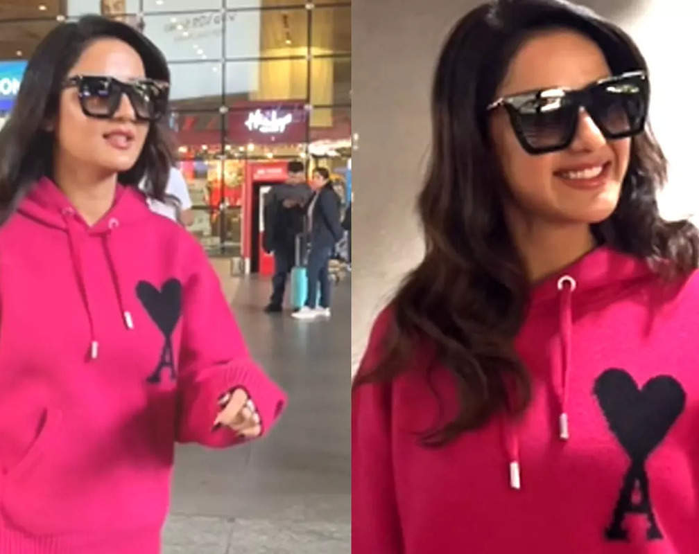 
‘Aaram se aap log’, says Jasmin Bhasin to paps; her hoodie grabs attention at airport
