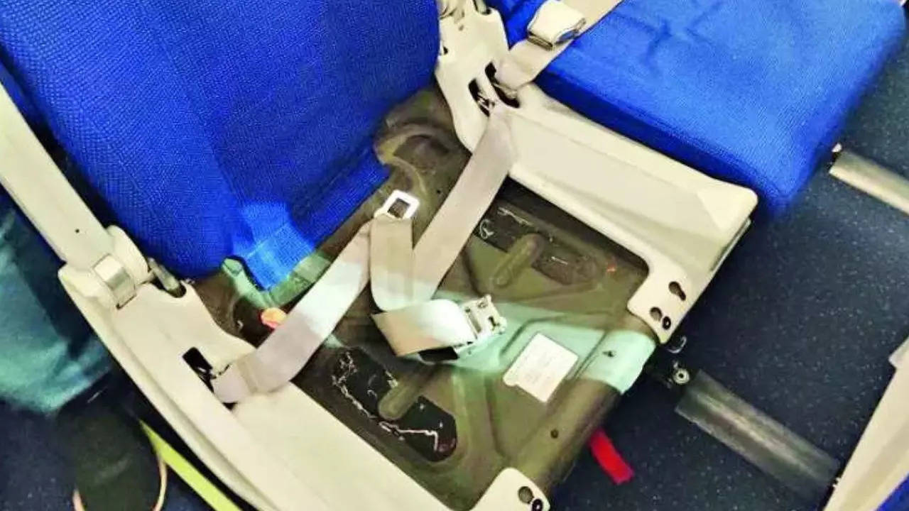 In-Flight Surprise: Passenger shocked as seat cushion goes missing on  Pune-Nagpur IndiGo journey! 