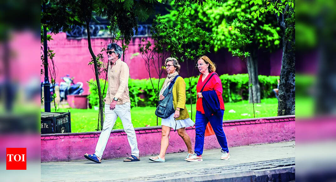 Shivering Cold Shivering Cold and Lowest Temperature in Fatehpur