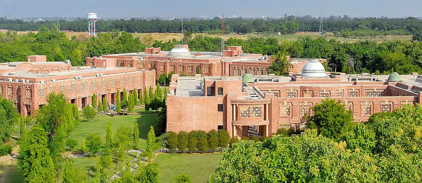 Unveiling IIM Lucknow's high-impact General Management Programme that is helping modern-day professionals build new-age managerial capabilities