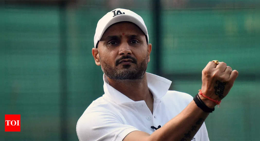 Harbhajan Singh reacts to Sreesanth-Gambhir LLC controversy in Shah Rukh Khan style | Cricket News - Times of India - IndiaTimes