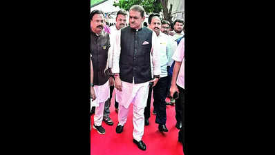 Nawab sits in treasury, keeps the D-company pot boiling