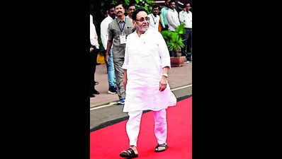 Nawab sits in treasury, keeps the D-company pot boiling