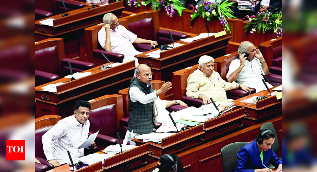 BJP Politicising Edu: Min: Bjp Politicising Edu With Selfie Points On ...