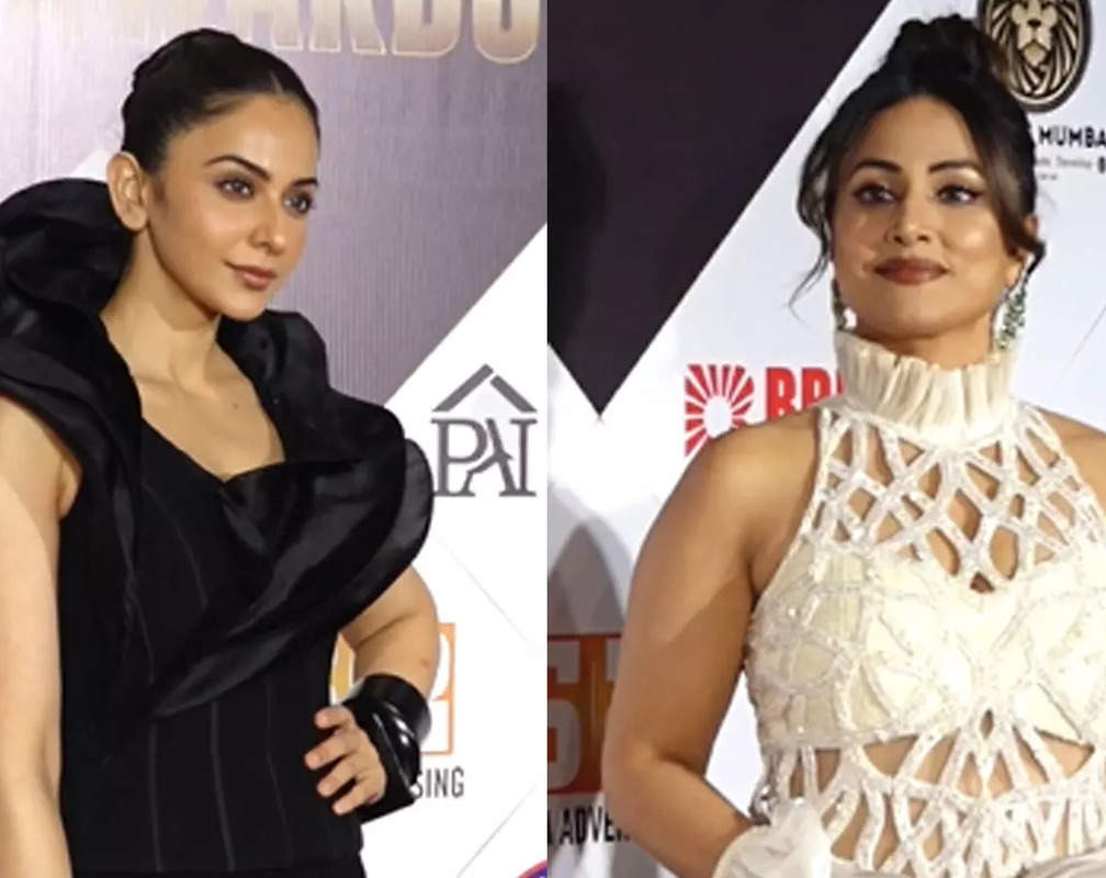 
Rakul Preet Singh in black or Hina Khan in white, who nailed the red carpet look at an awards event better?

