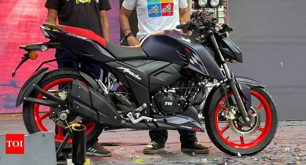 on road price of apache rtr 160 4v