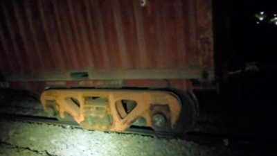 Mumbai: Long distance trains hit due to goods train derailment near Kasara