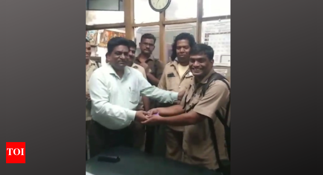 Mumbai: Well timed intervention by means of conductor saves year of aged passenger in BEST bus | Mumbai Information newsfragment