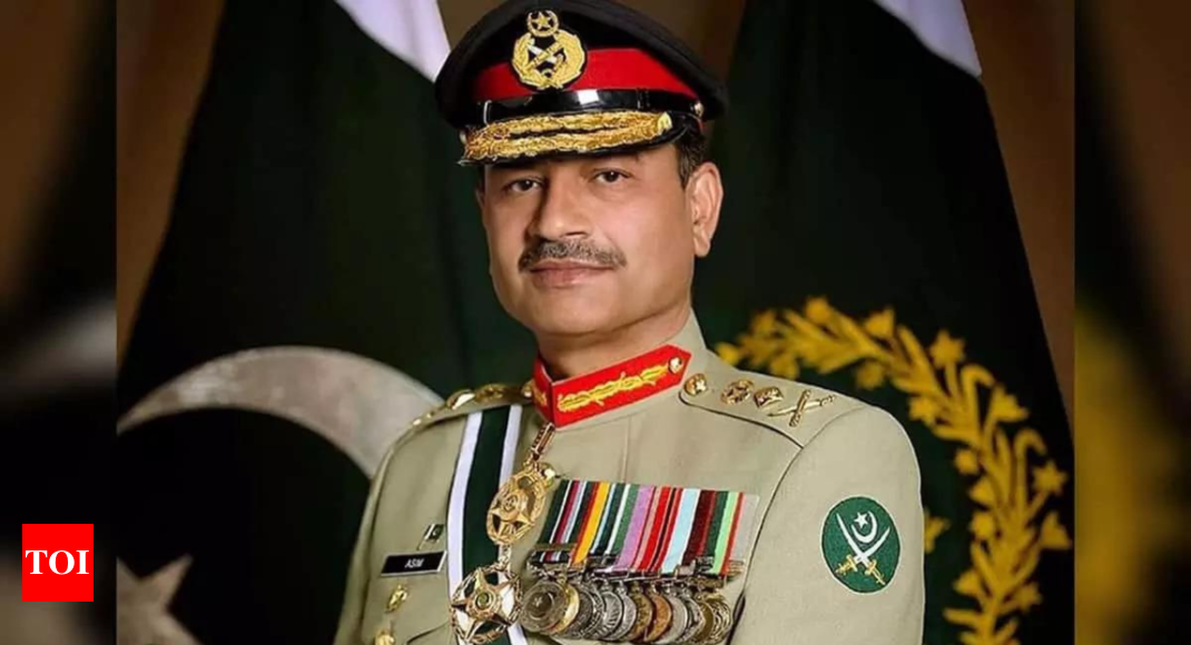 Pakistan Army Chief: Pakiatan army chief leaves for US on first official  visit - Times of India
