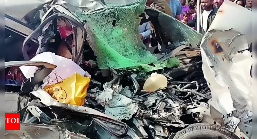 Newlyweds among 5 of a family killed as car collides with truck in ...