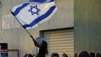 Israel says it helped foil Iran-ordered attack plan on Israelis in Cyprus; paper says 2 held