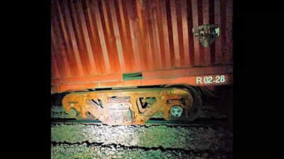 Goods train derails near Kasara, hits 24 long-distance services
