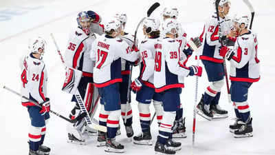 Washington Capitals bounce back, Nic Dowd leads the charge in victory over Chicago Blackhawks
