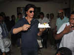 Fans greet SRK on his 46th b'day