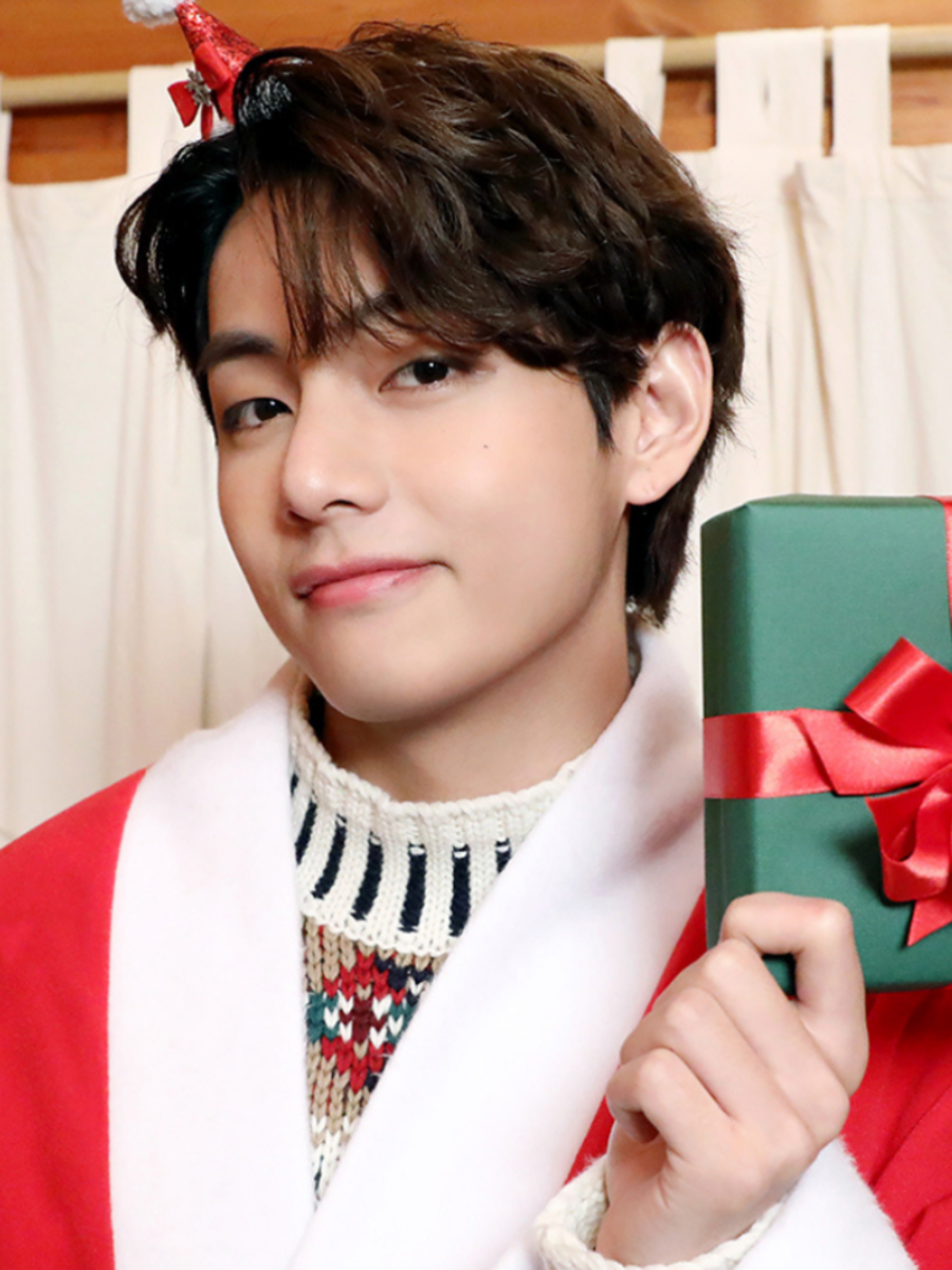 BTS V's Christmas Songs To Cherish This Holiday Season | Zoom TV