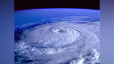 Northeastern Australia prepares for 'destructive' cyclone