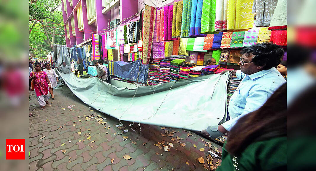 Plastic Sheets Hawker Union Conducts AntiPlastic Drive at Gariahat