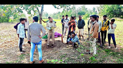 Leopard attacks two in Dahod, biker runs into it