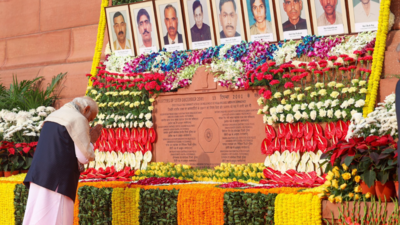 22 years of Parliament attack: PM Modi, Amit Shah, Sonia Gandhi and other leaders pay tributes to fallen jawans