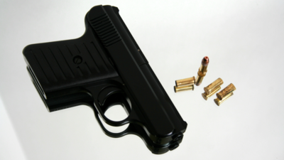Woman enters MRI machine with gun hidden in her back pocket, what
