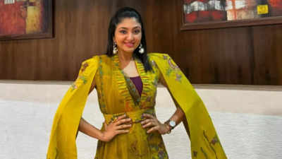 Bhoomi Trivedi radiates in fluorescent green attire ahead of Mumbai performance