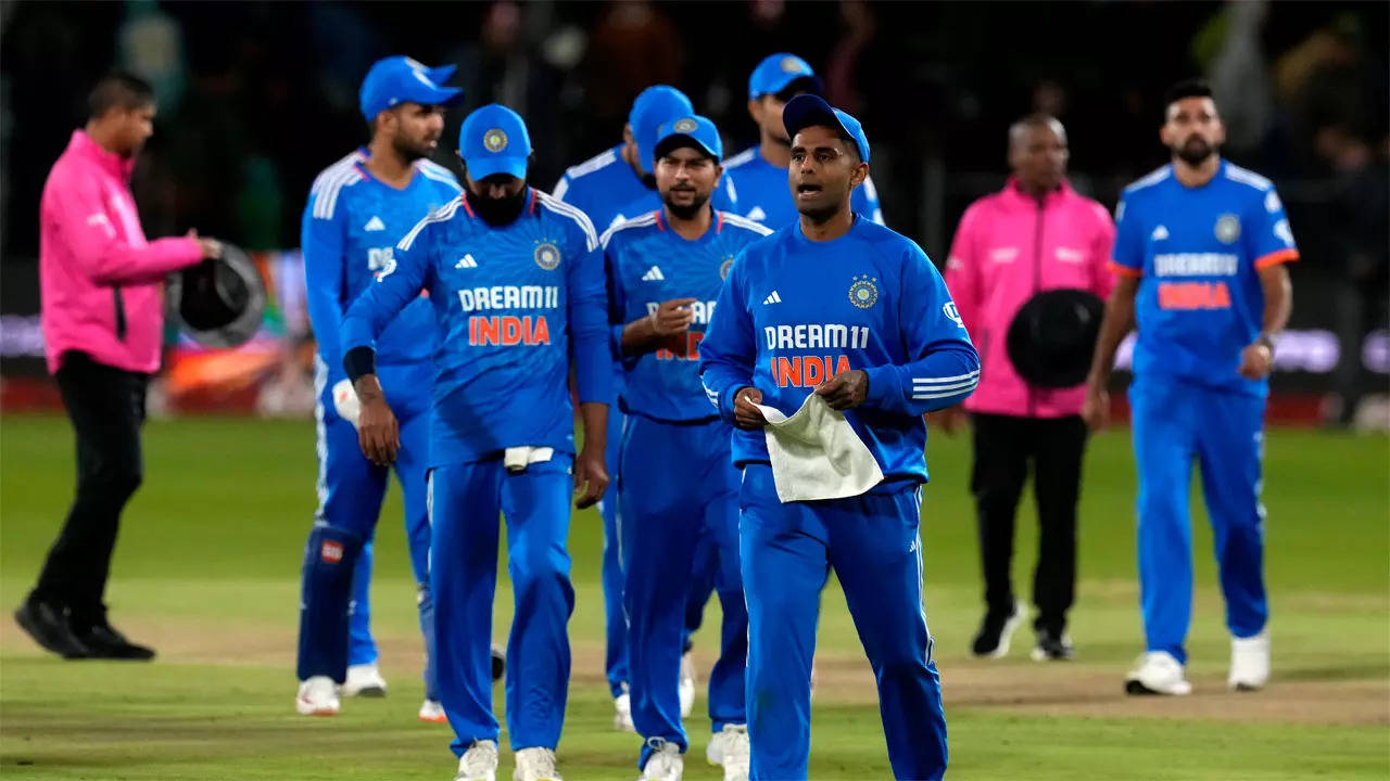 India blow away South Africa to raise hopes of third World Cup triumph