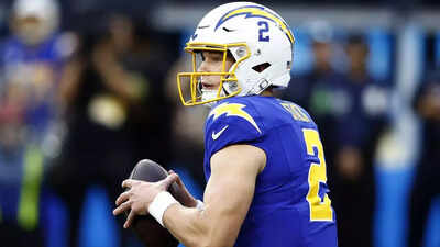 Pro Picks: Easton Stick will lead Chargers to an upset road win over  Raiders in first NFL start – KGET 17