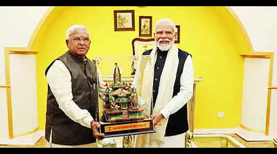 PM holds talks with Guv for 1 hr