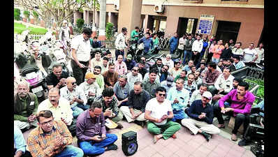 RMC union halts work for half a day over pending demands