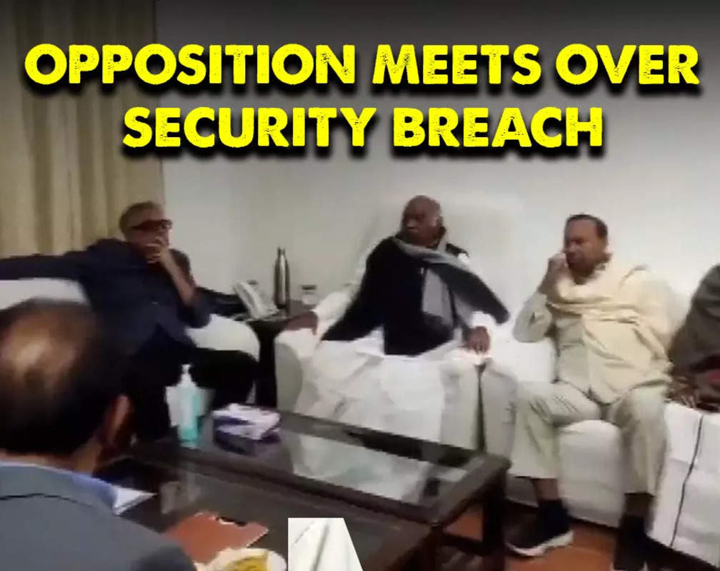 
Breaking Parliament Security Breach: Opposition demands Amit Shah's resignation
