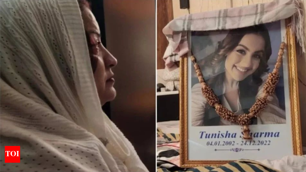 Late actress Tunisha Sharmas family organises bhog and kirtan for her  first barsi; uncle Pawan Sharma requests fans to light a candle in her  memory - Times of India