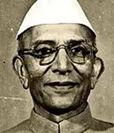 Surat Airport: Name Surat airport after Morarji Desai | Surat News ...