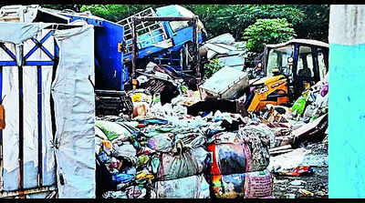 As waste mounts on roads, corp vows to resolve issue