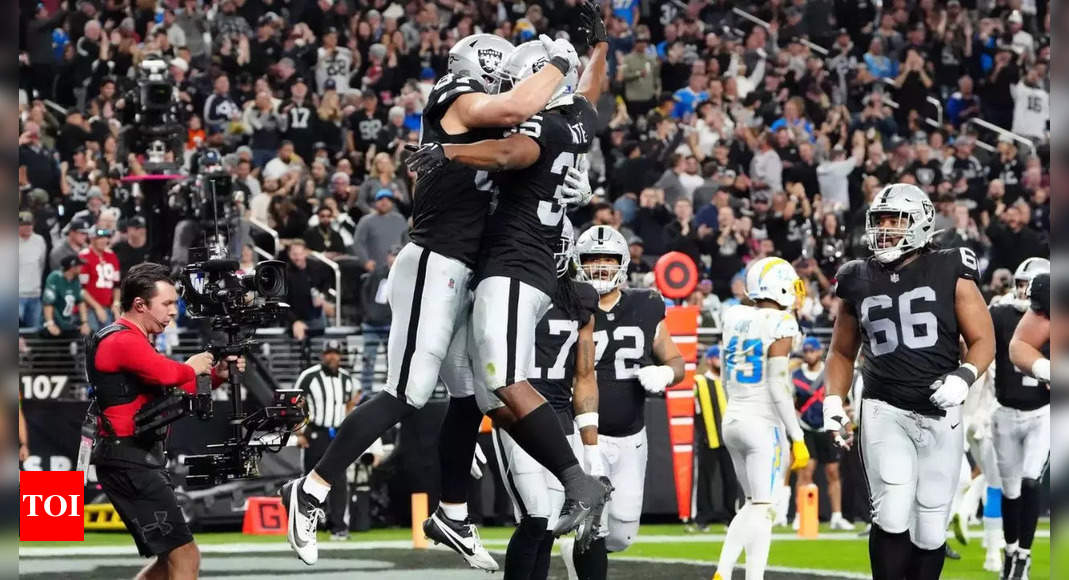 Las Vegas Raiders set franchise record in 6321 rout of Los Angeles