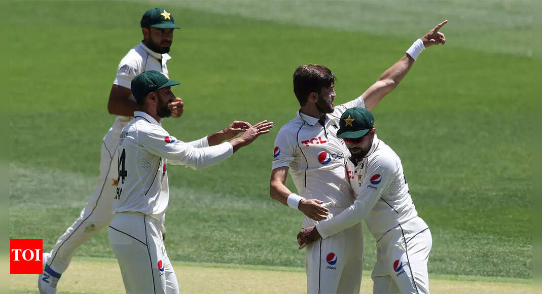 Salman Butt wants Pakistan to follow India's footsteps to end winless