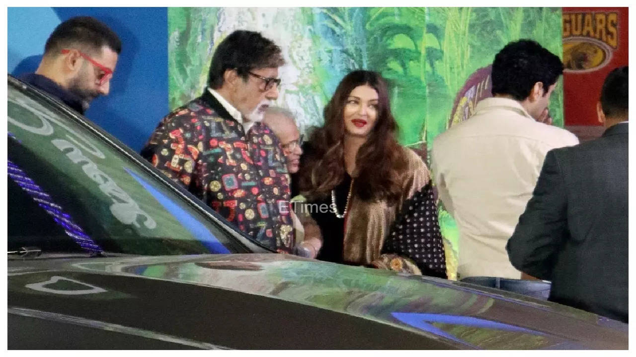 Contrary to reports, Aishwarya Rai is not living separately from the  Bachchan family - Exclusive | Hindi Movie News - Times of India