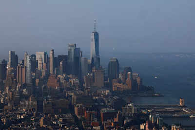 'Explosion' at power facility in New York City causes brief blackout