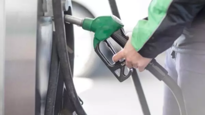 Pakistan slashes petrol price by PKR 14, high-speed diesel by PKR 13.5