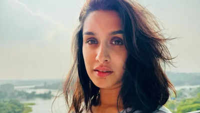 Shraddha Kapoor drops cute sun-kissed selfies, check out her hilarious ...