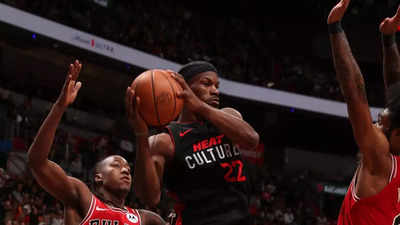 Butler wins it at the buzzer for Miami, as Heat top Bulls 118-116 - The San  Diego Union-Tribune