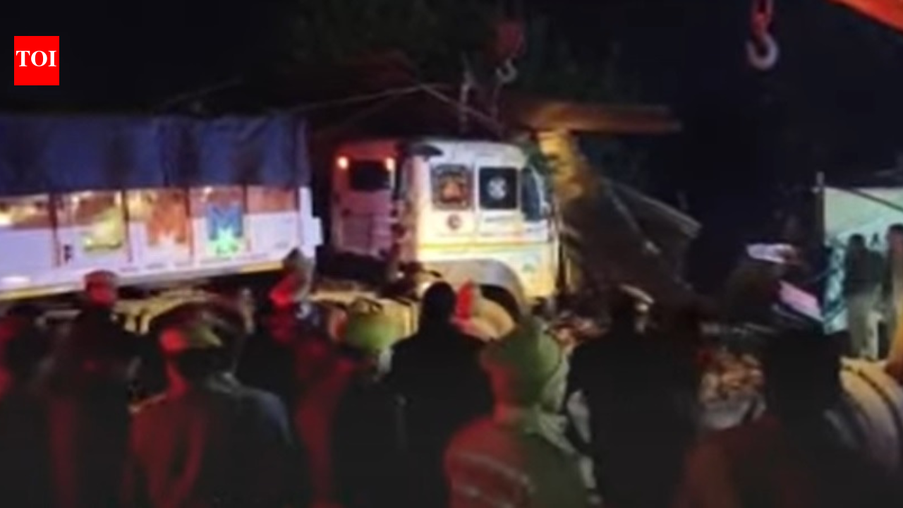 Road Accident: Three killed, three injured in a road accident in Etawah ...