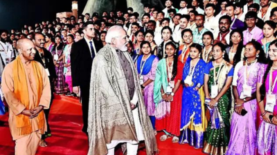 PM Narendra Modi in Varanasi, highlights Kashi-Tamil Nadu creative bond