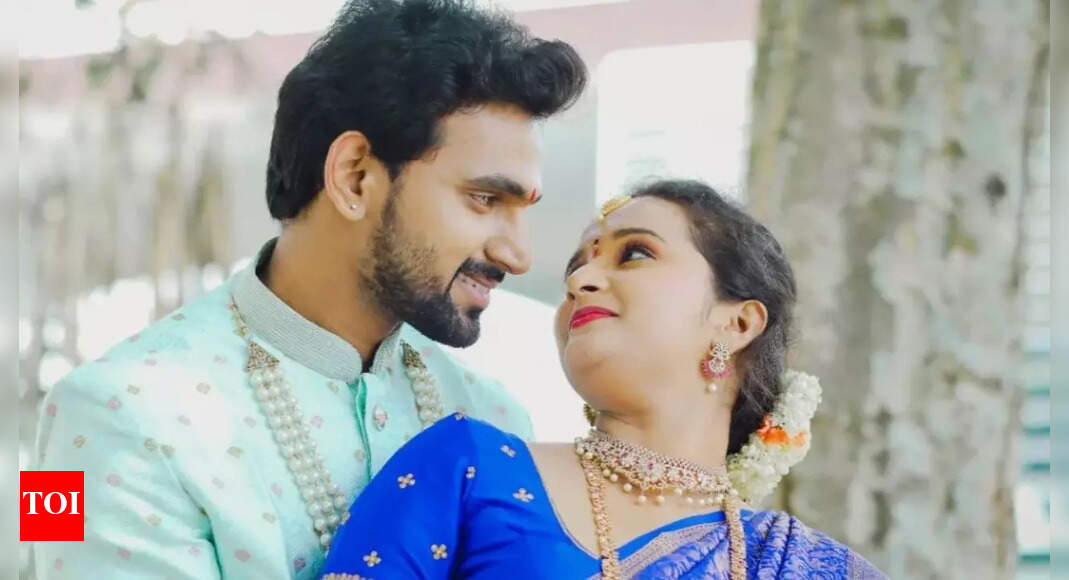 Prashanth Bharadwaj ties the knot to fiancee Vaishnavi - Times of India