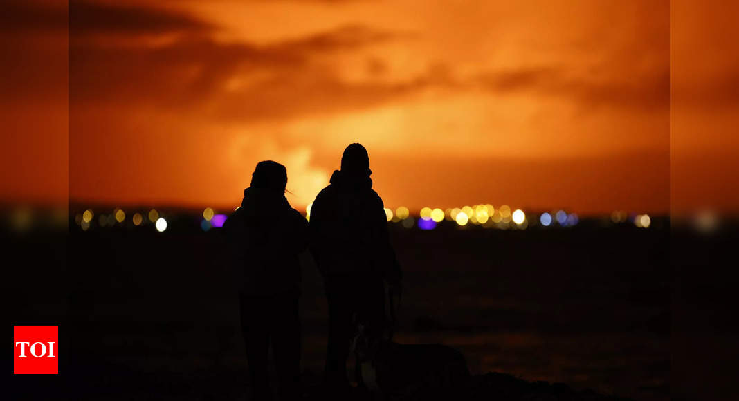 Reykjanes Peninsula: Iceland volcano erupts weeks after thousands were evacuated from a town on Reykjanes Peninsula