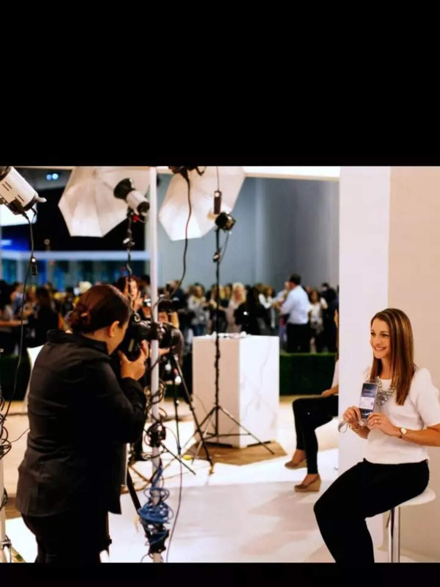 Professional LinkedIn profile photo: Follow these simple 10 steps ...