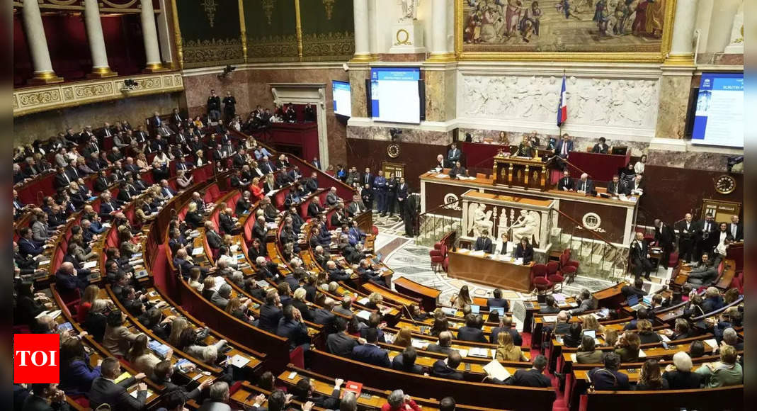 France Lawmakers: France lawmakers seek deal on tougher migration bill